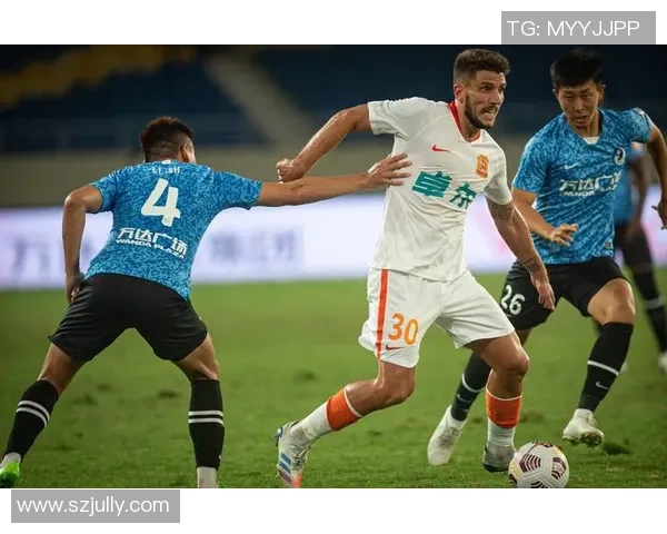 武汉足球队防反战术解析与深度剖析助力球队崛起之路